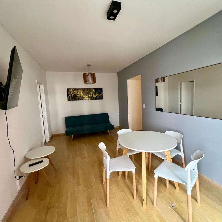 LINDO DEPTO DOS AMBIENTES CERCA DE RIVER Y EN FRENTE A CLUB CIUDADd - One-Bedroom Apartment - 6