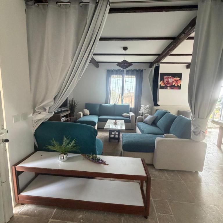 Grand Appt 6P climatisé dans villa avec piscine - 8 kms de Cannes - Appartement 2 Chambres - 23