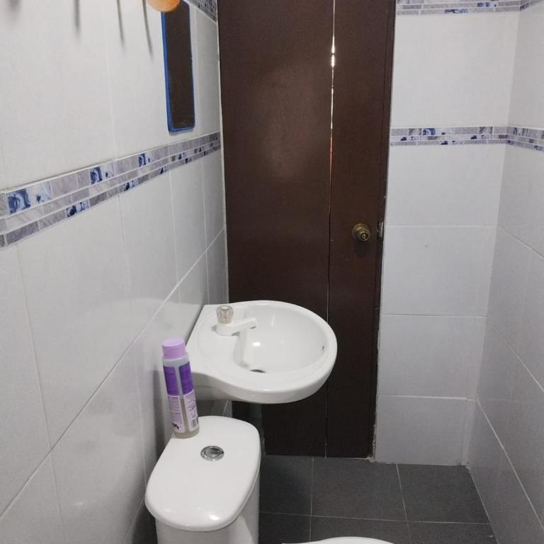 Apartaestudio Aeropuerto, Sede Junior Bombona, PIMSA - Two-Bedroom Apartment - 16