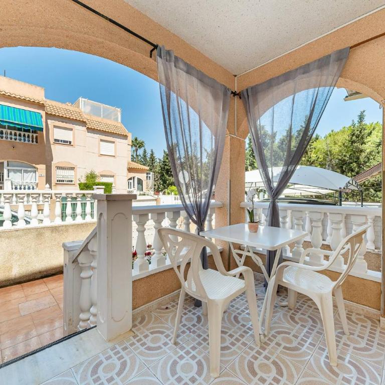 Bungalow Coral Sunrise - Two-Bedroom Apartment - 2