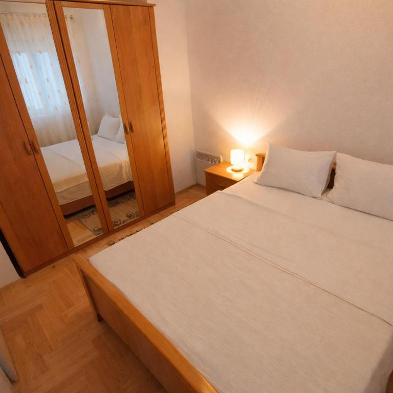 Studio Centar - Studio Apartment - 8