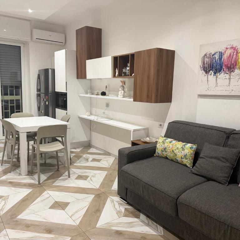IndaHouse - Two-Bedroom Apartment with Balcony - 3