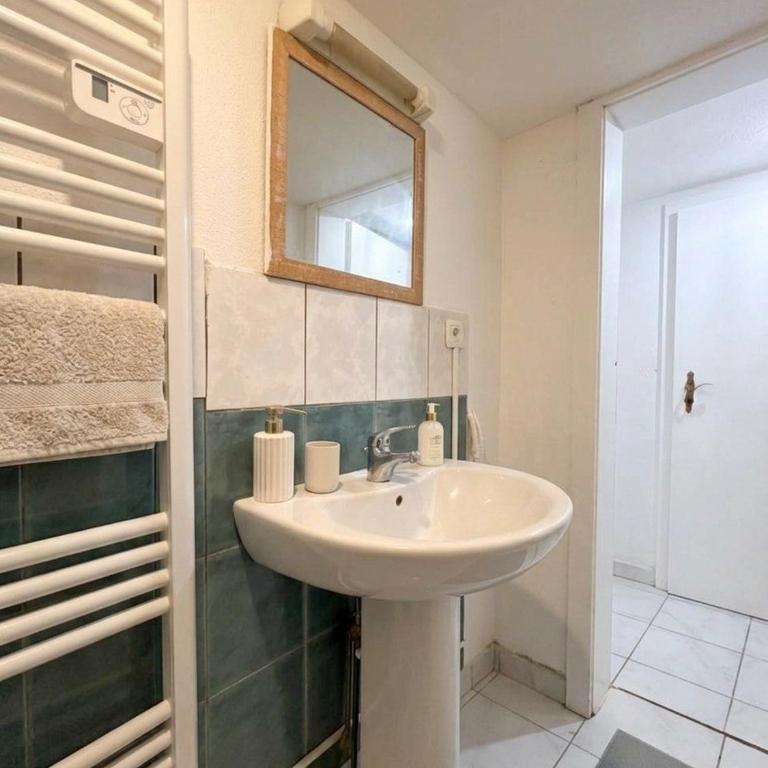 Studio Maison de Maître, Parking sur Place privé Free, MULHOUSE CENTRE - Estudio Superior - 9