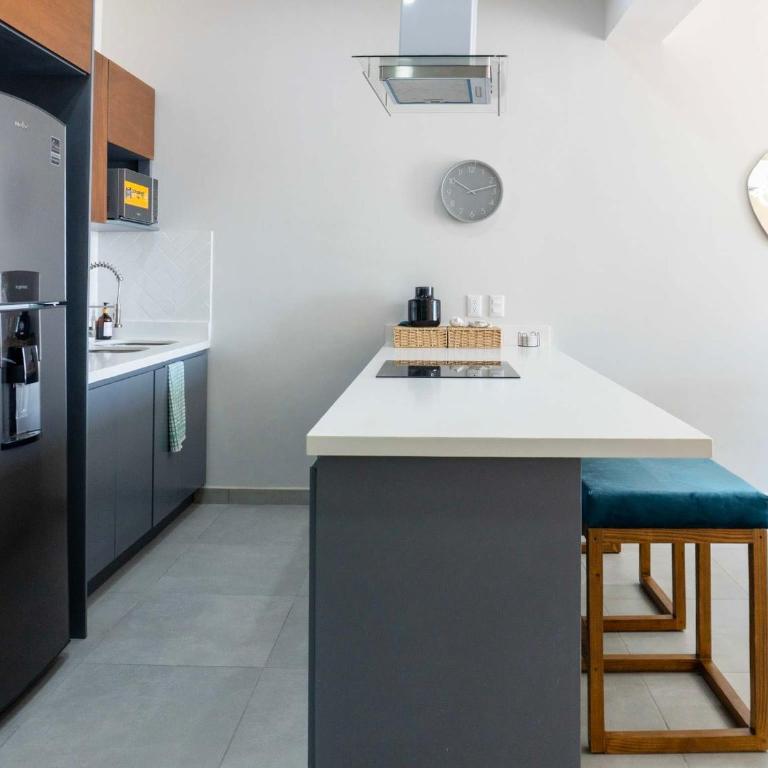 Apartamento cerca de la playa con piscina en la azotea - Apartment - 16