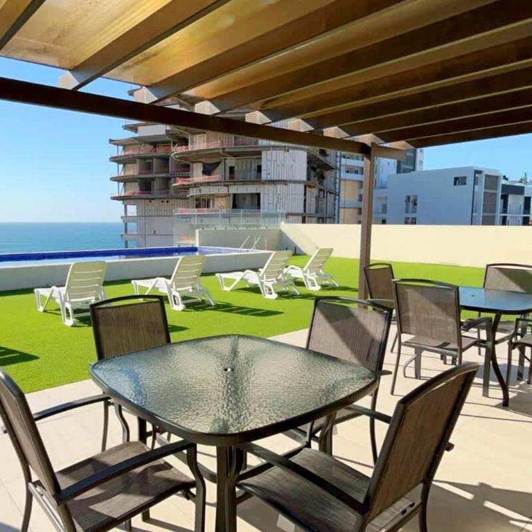 Departamento con 2 recámaras alberca y balcón frente al mar - Apartment - 12