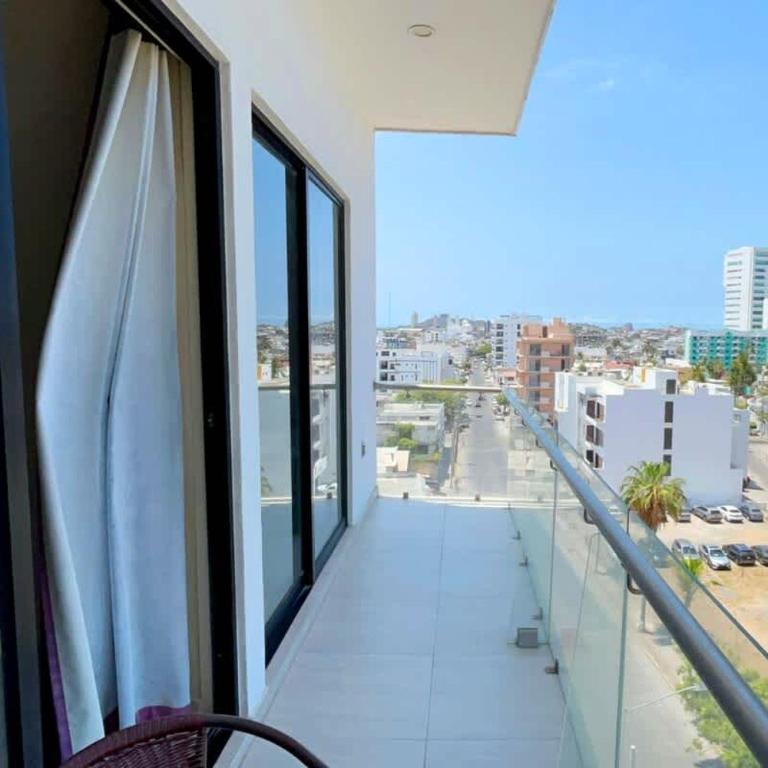 Departamento con 2 recámaras alberca y balcón frente al mar - Apartment - 21