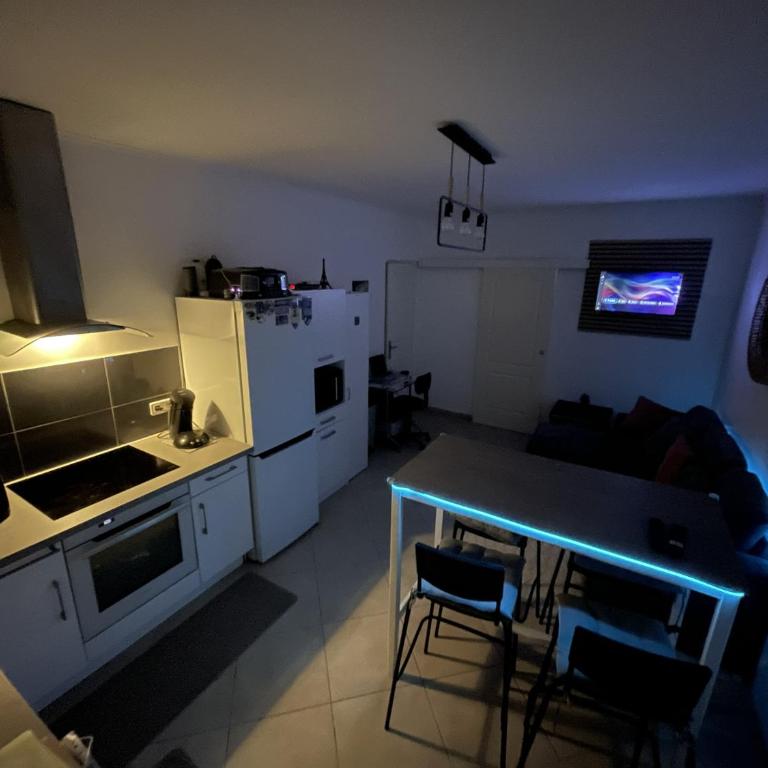 Ideal couples et familles T3 RDC cosy clim 2 chbres 2min plage - Appartement 2 Chambres - 10