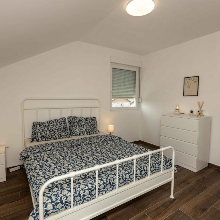 Familija - Two-Bedroom Apartment - 4