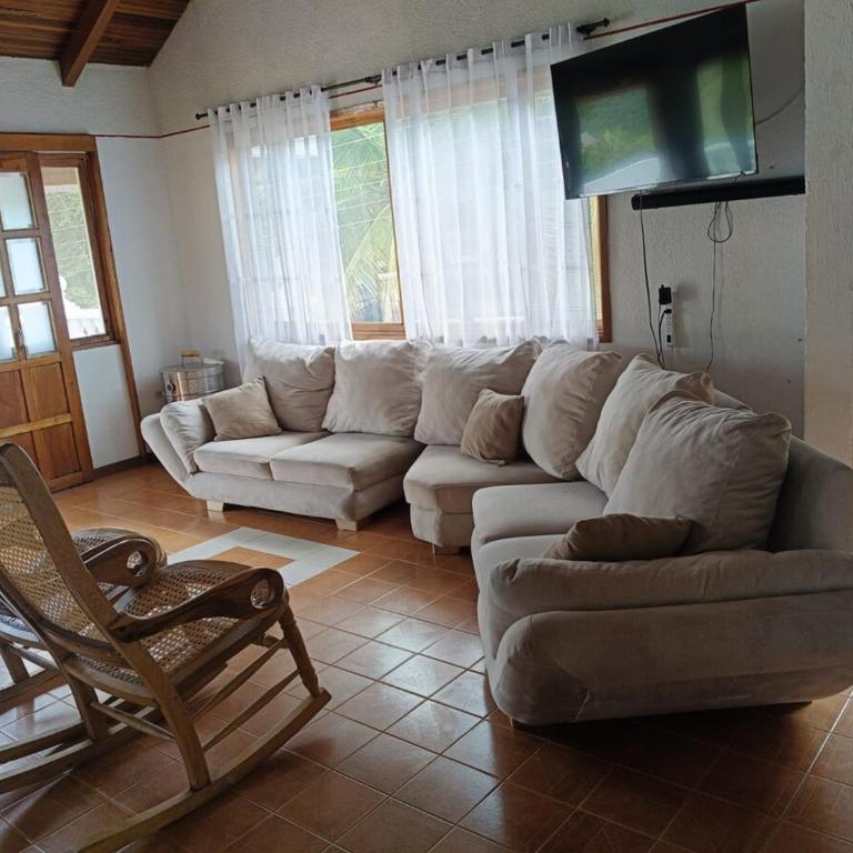 House with a private pool in Balcones del Sumapaz - Casa de 4 dormitorios - 19
