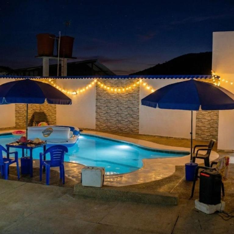 House with a private pool in Balcones del Sumapaz - Casa de 4 dormitorios - 27