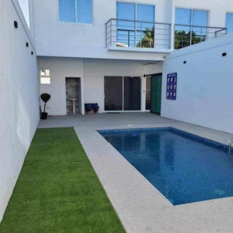 Gemela1 - Four-Bedroom House - 1