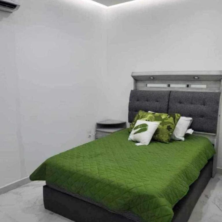 Gemela1 - Four-Bedroom House - 16