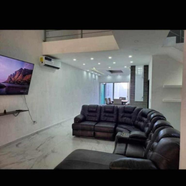 Gemela1 - Four-Bedroom House - 19