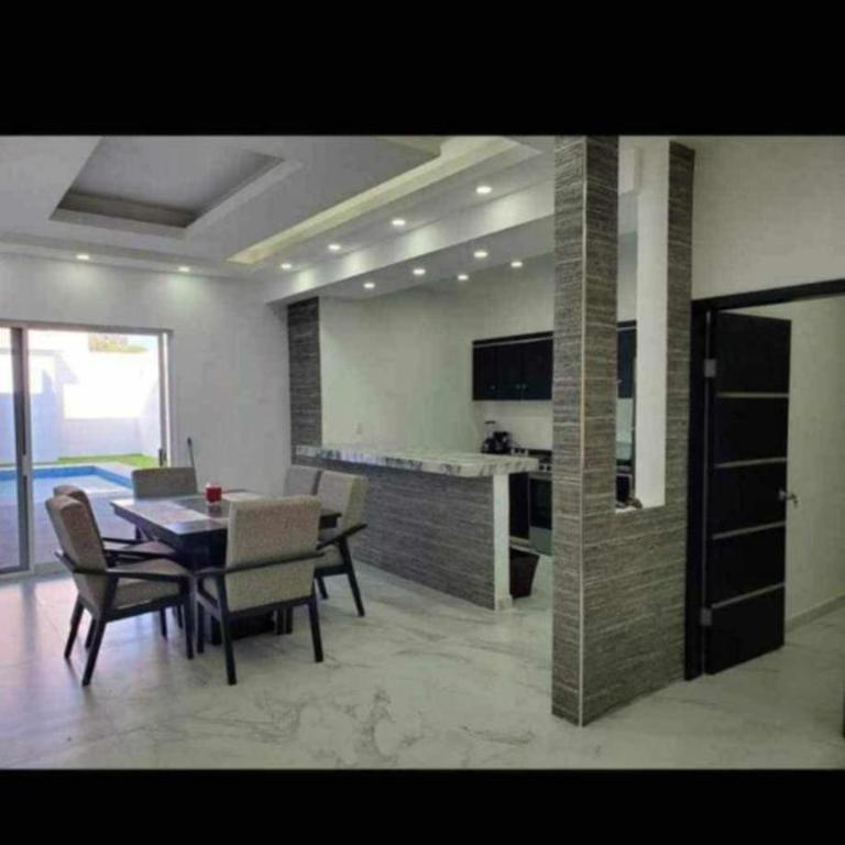 Gemela1 - Four-Bedroom House - 23