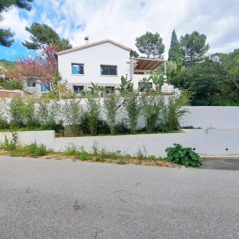 Le cocon de douceur entre pins et Méditerranée - Appartement 1 Chambre - Vue sur Jardin - 3