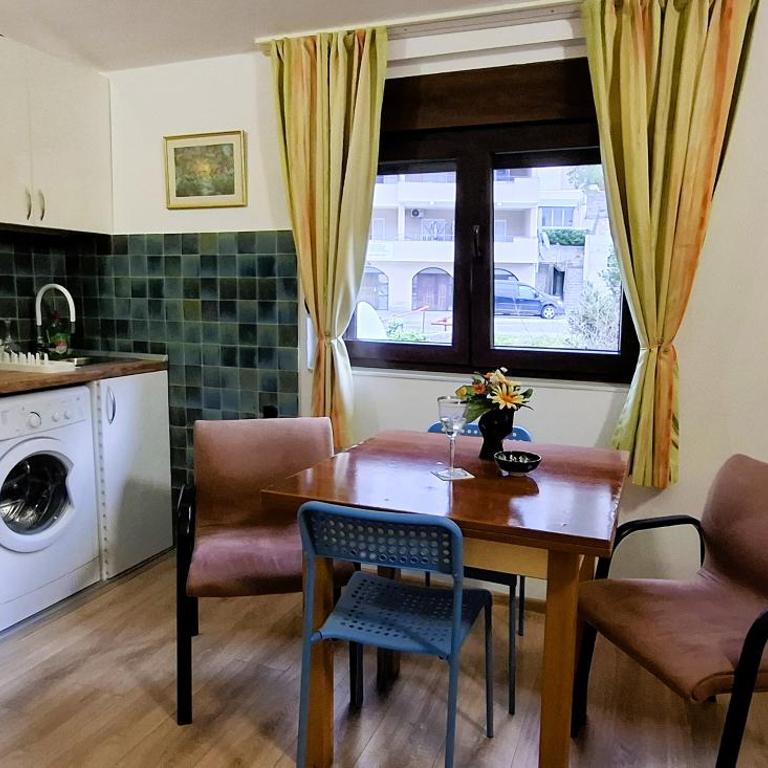 Kadena Apartments - Family Suite - 11