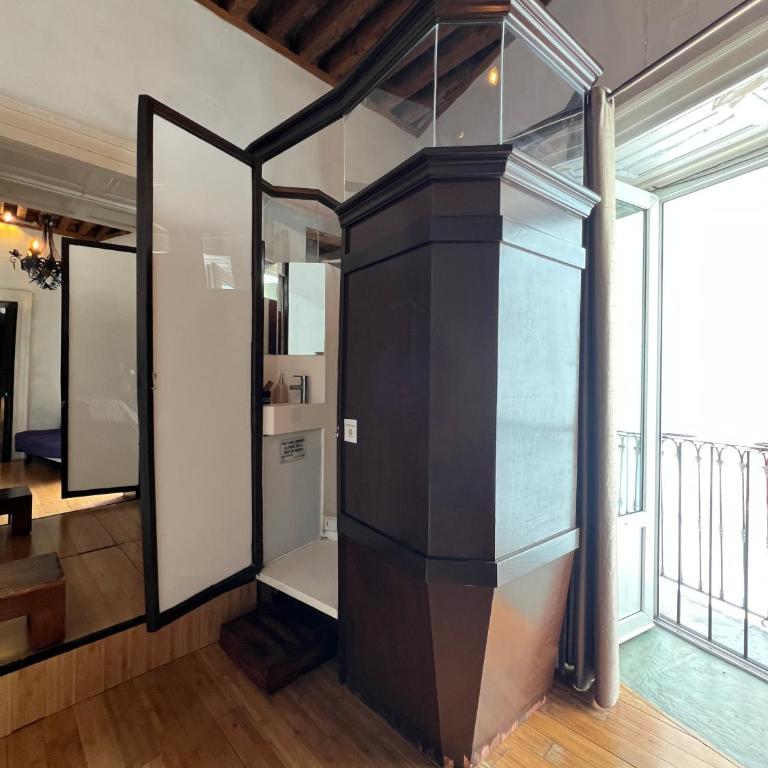 Mansion Von Humboldt - Suite with Balcony - 7