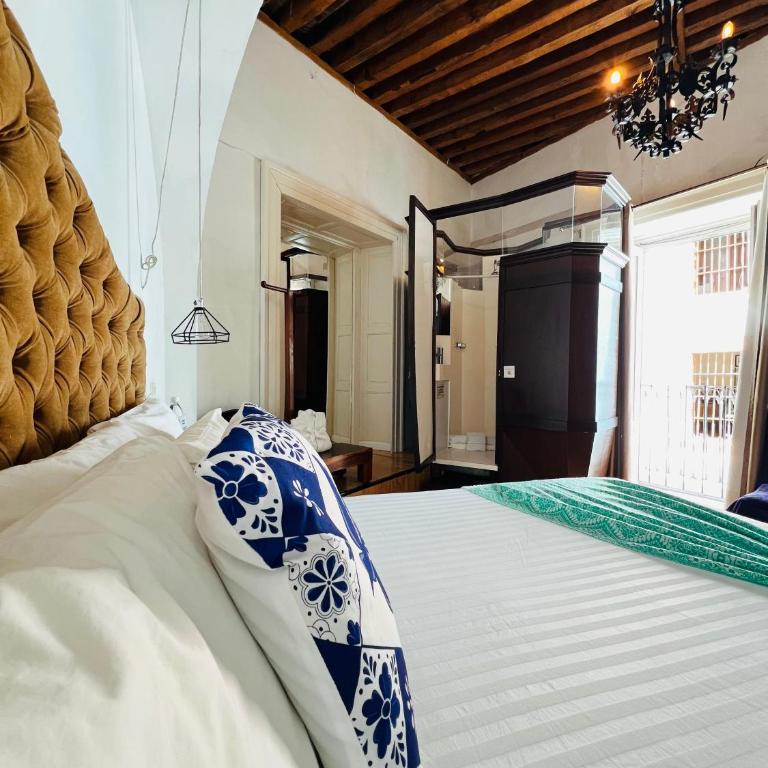 Mansion Von Humboldt - Suite with Balcony - 5