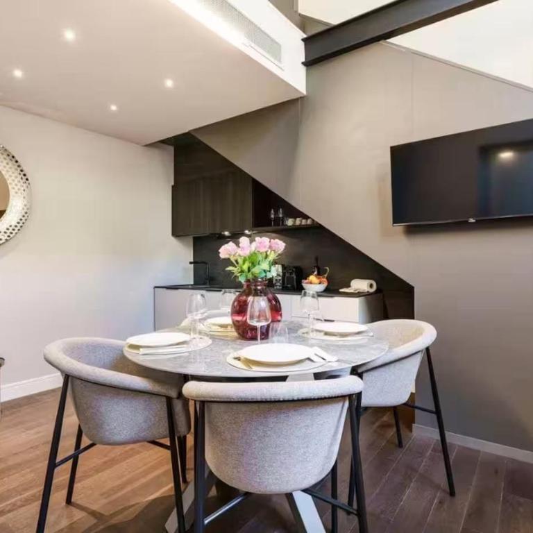 Palazzo Venezia - Appartamento con 2 Camere da Letto - 9