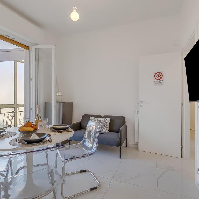 Boccaccio - Apartment with Balcony, Near Marina & Beach - Happy Rentals - Apartment with Balcony - 11