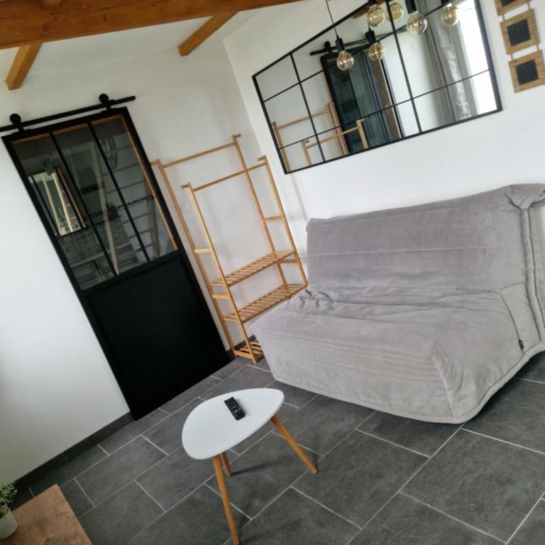Jolie maisonnette avec terrasse et emplacement voiture à 200m de la plage - One-Bedroom Apartment - 7