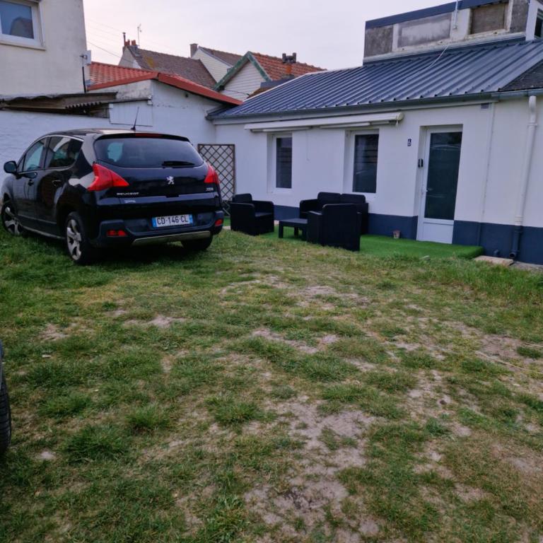 Jolie maisonnette avec terrasse et emplacement voiture à 200m de la plage - One-Bedroom Apartment - 11