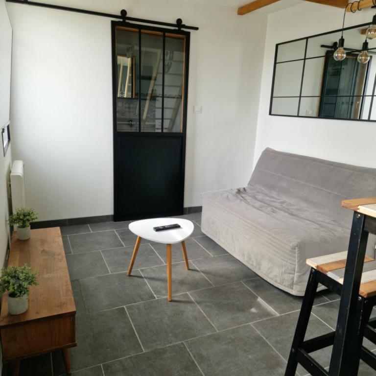 Jolie maisonnette avec terrasse et emplacement voiture à 200m de la plage - One-Bedroom Apartment - 15