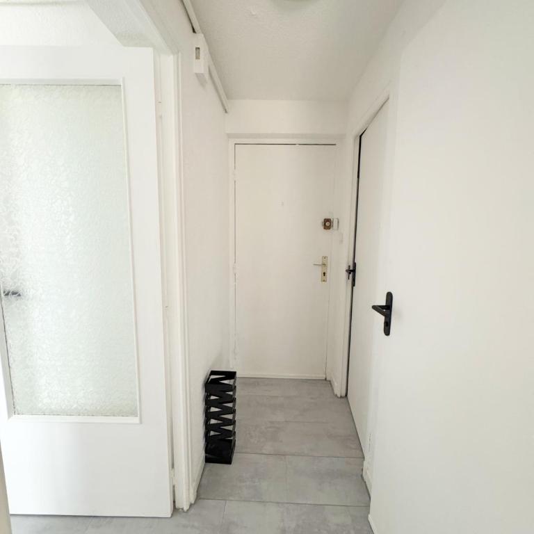 Appartement T2 avec grand jardin, parking et garage, a deux pas de la plage - One-Bedroom Apartment - 16