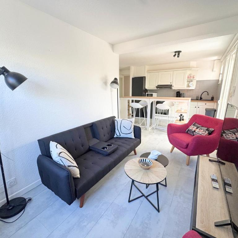 Appartement T2 avec grand jardin, parking et garage, a deux pas de la plage - One-Bedroom Apartment - 2