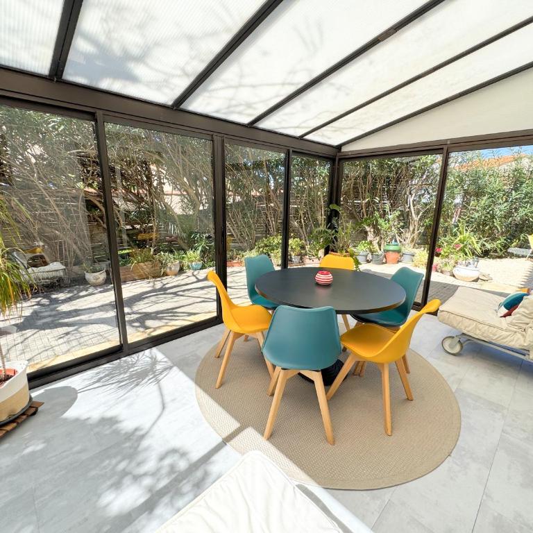 Appartement T2 avec grand jardin, parking et garage, a deux pas de la plage - One-Bedroom Apartment - 13