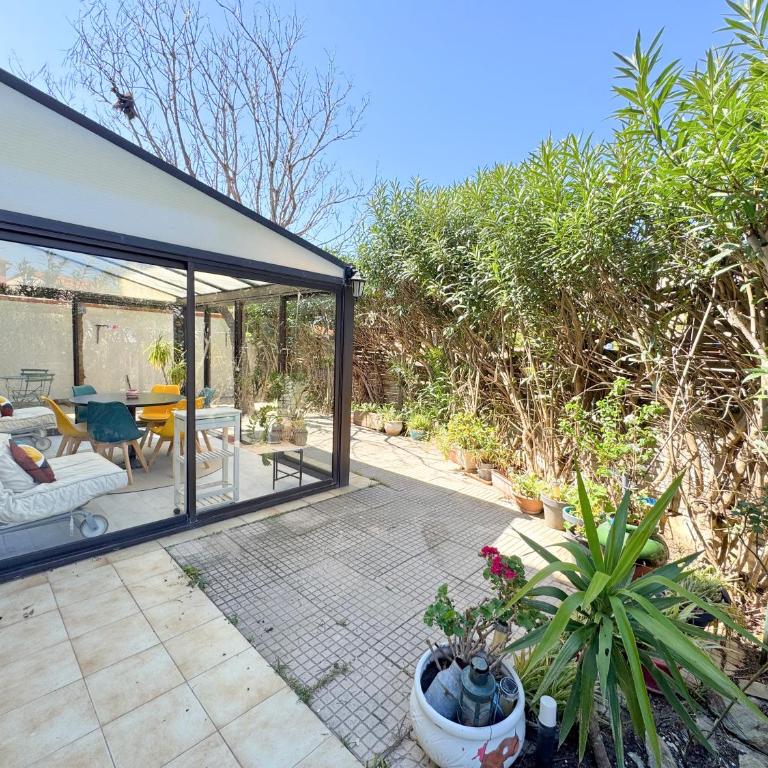 Appartement T2 avec grand jardin, parking et garage, a deux pas de la plage - One-Bedroom Apartment - 21