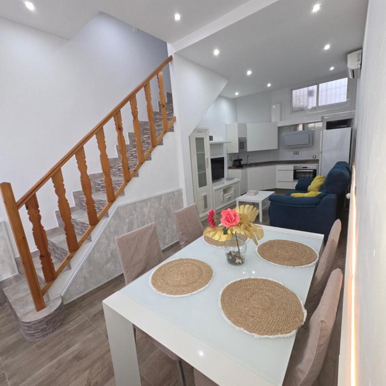Almeria Centro - Ideal familias - 2 baños - Apartamento de 2 dormitorios - 1