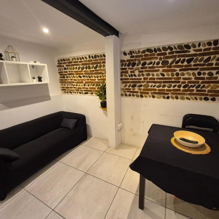 T4 Authentique Toulousain Fully equiped- 3bed 5person hypercentre - Apartment mit 3 Schlafzimmern - 1