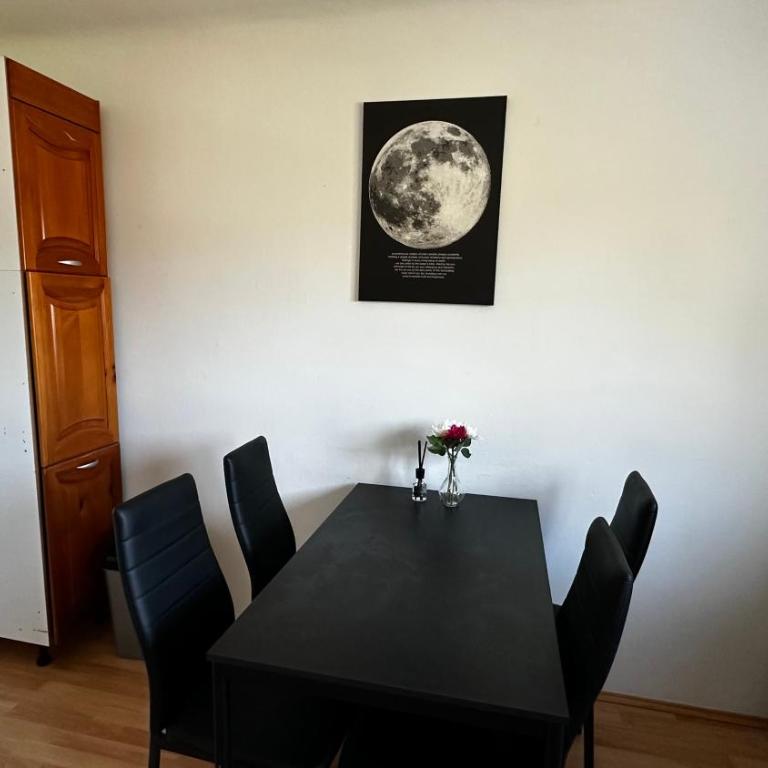 Monteurwohnung - Charmante und praktische Wohnung - Apartment mit 3 Schlafzimmern - 2