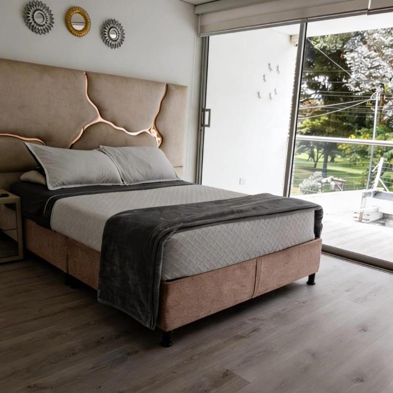 Room cerca al aeropuerto #1 - Habitación Doble con balcón - 1