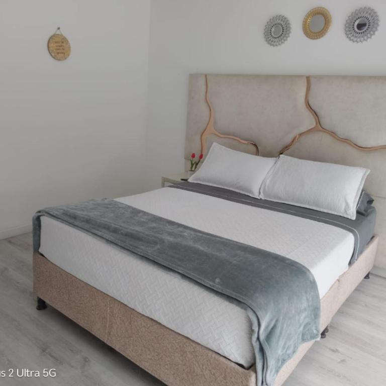 Room cerca al aeropuerto #1 - Habitación Doble con balcón - 20