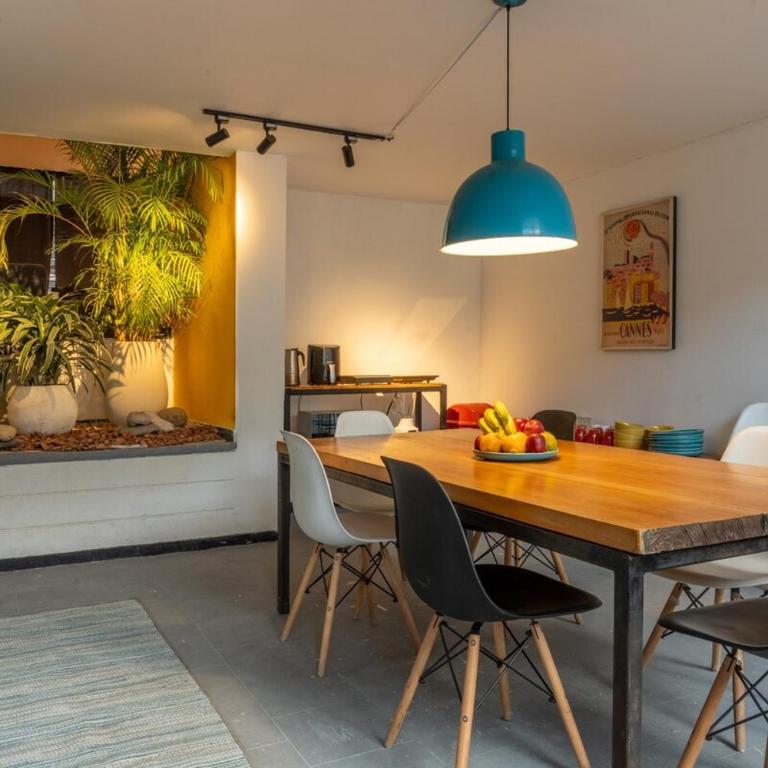 Spectacular 1950s house, centrally located and cozy - Five-Bedroom House - 23