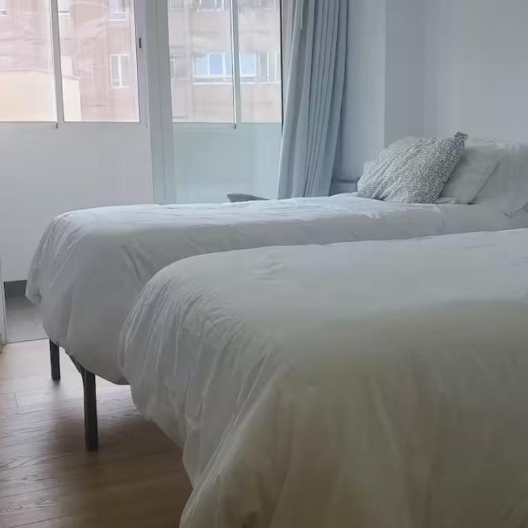 Downtown Las Palmas, steps from Canteras - Apartamento de 2 dormitorios - 29