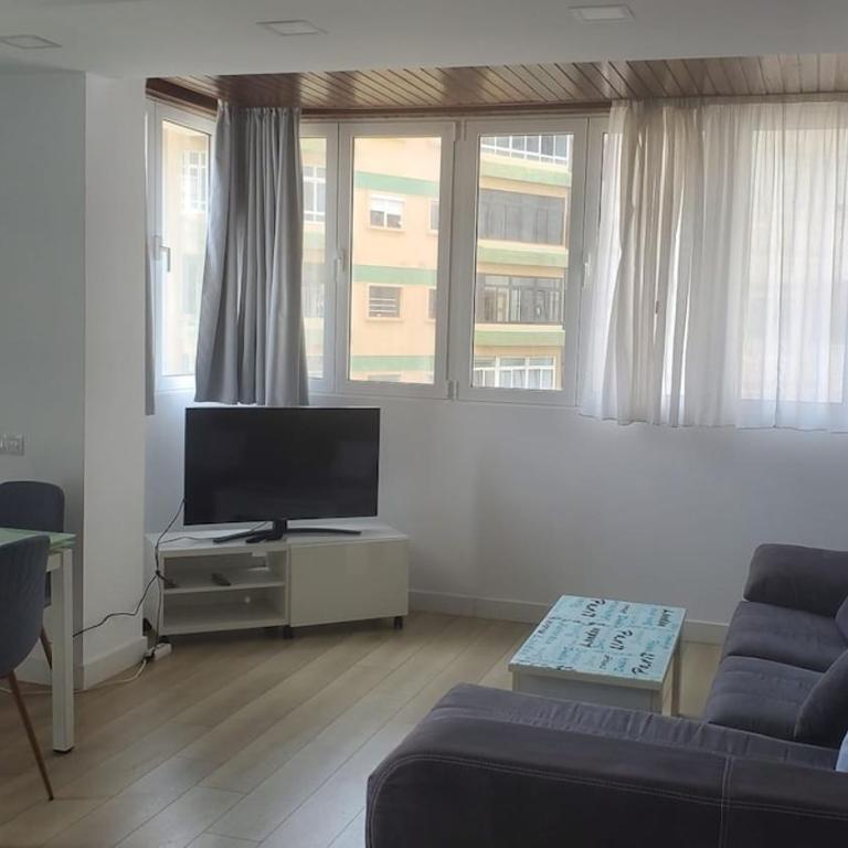 Downtown Las Palmas, steps from Canteras - Apartamento de 2 dormitorios - 6