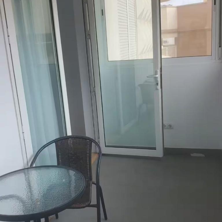 Downtown Las Palmas, steps from Canteras - Apartamento de 2 dormitorios - 21