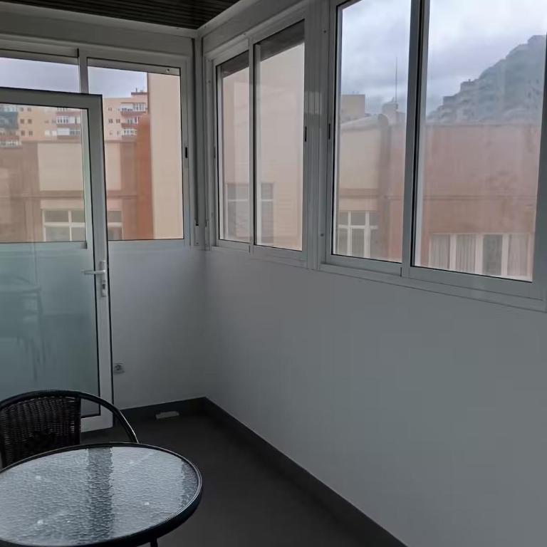 Downtown Las Palmas, steps from Canteras - Apartamento de 2 dormitorios - 19
