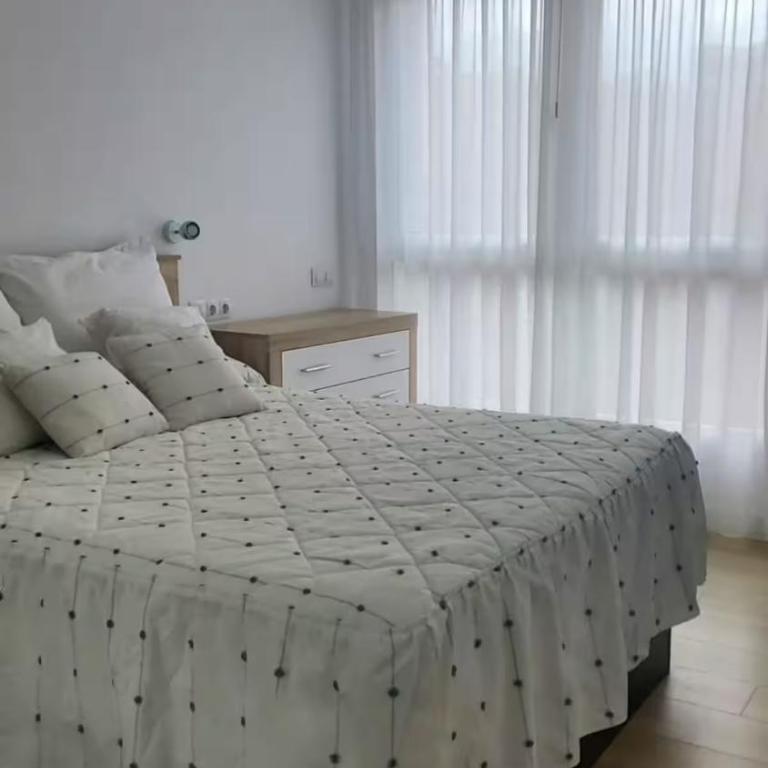 Downtown Las Palmas, steps from Canteras - Apartamento de 2 dormitorios - 50