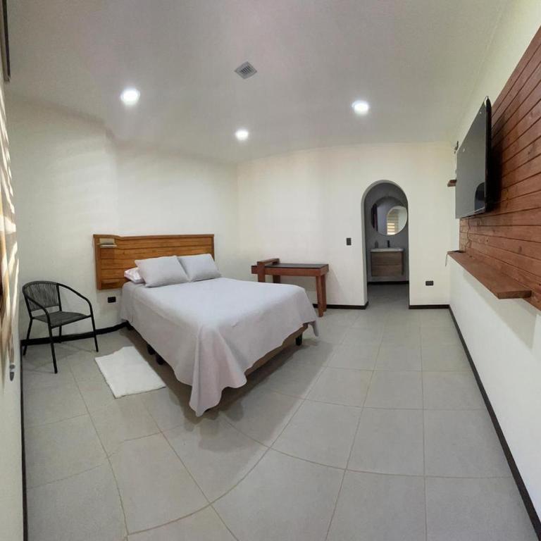 Serena Colonial Hotel Boutique - Double Room with Private Bathroom - 8