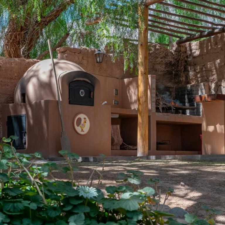 Spacious house with garden and private parking - Three-Bedroom House - 4