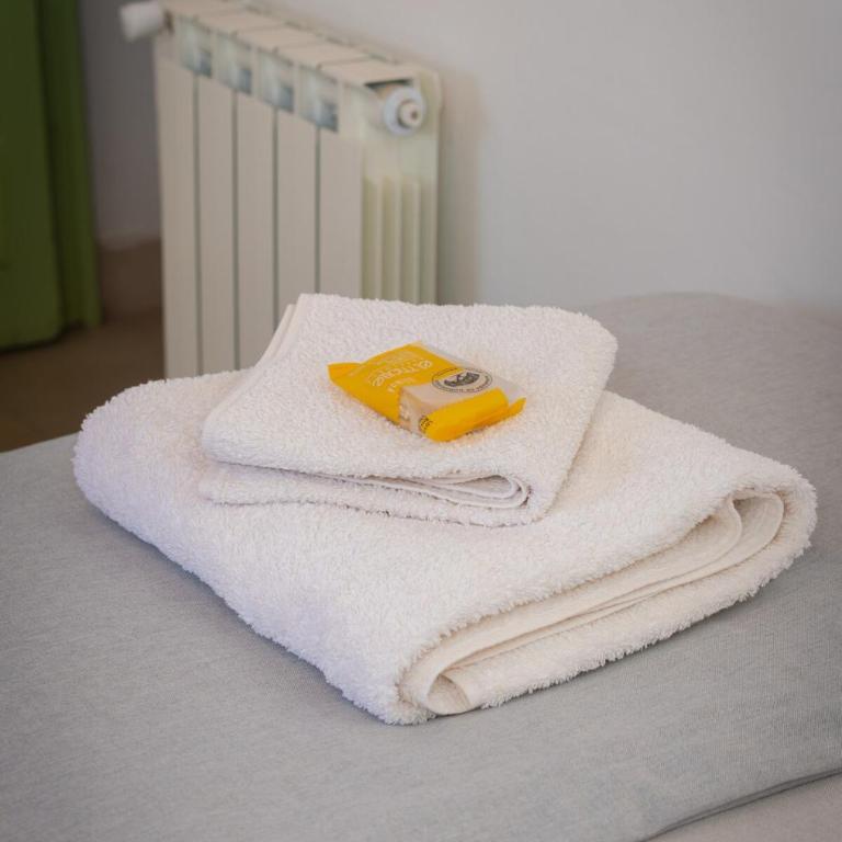 Spacious house with garden and private parking - Three-Bedroom House - 51