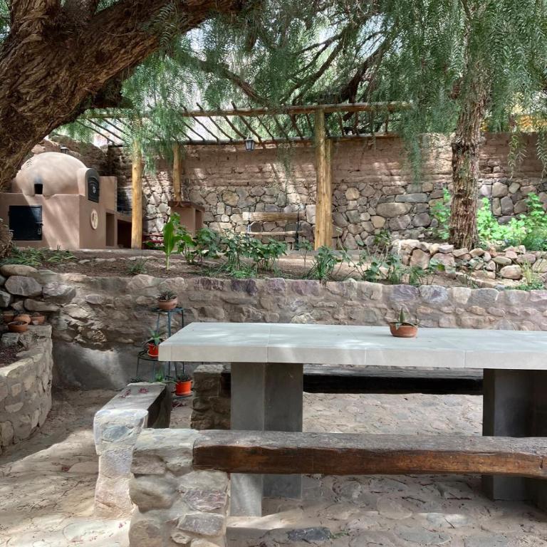 Spacious house with garden and private parking - Three-Bedroom House - 65
