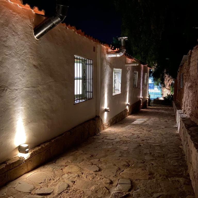 Spacious house with garden and private parking - Three-Bedroom House - 68