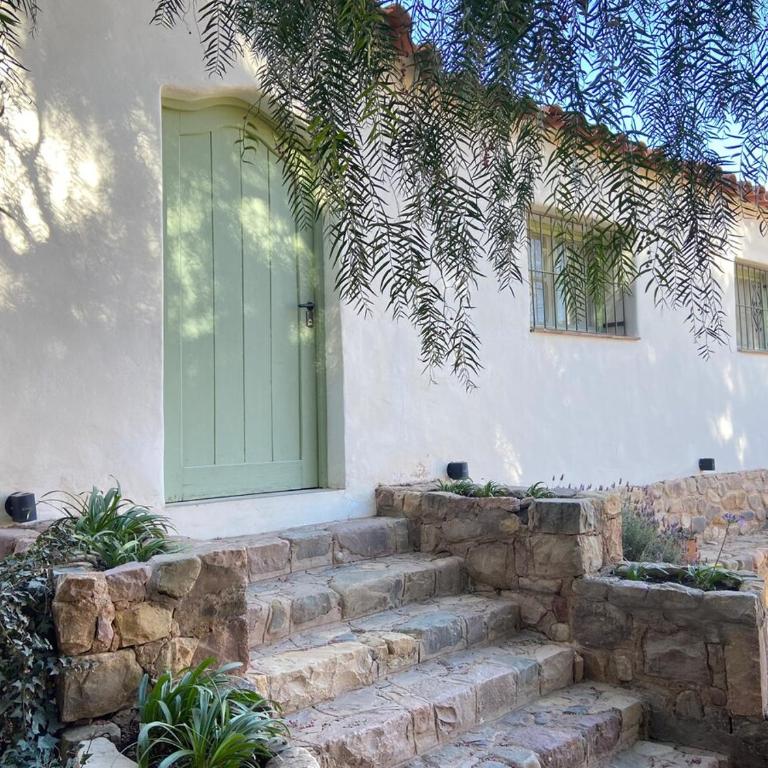 Spacious house with garden and private parking - Three-Bedroom House - 70