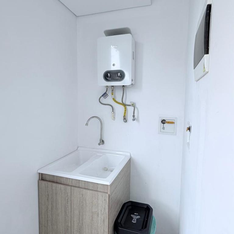 Apto Medellin Laureles ubicacion estrategica - Apartamento - 19