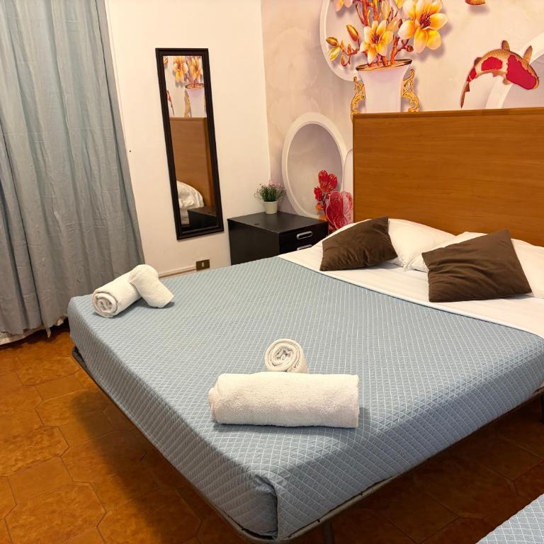 Milazzo Luxury Home roma - Camera Tripla con Bagno Privato - 4